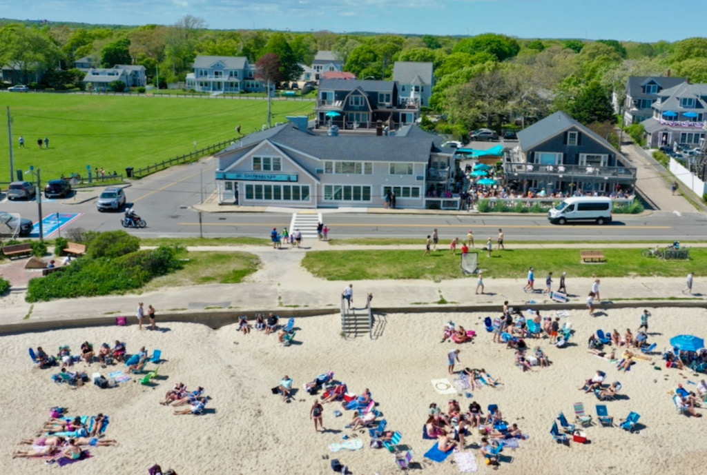Image Gallery of Shipwrecked American style Seafood and sushi restaurant in Falmouth, MA